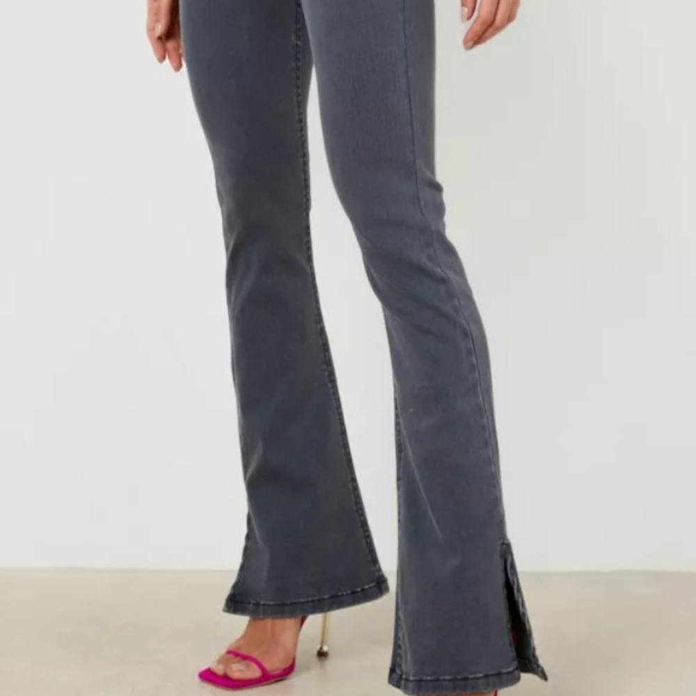 Split hem stretch jeans